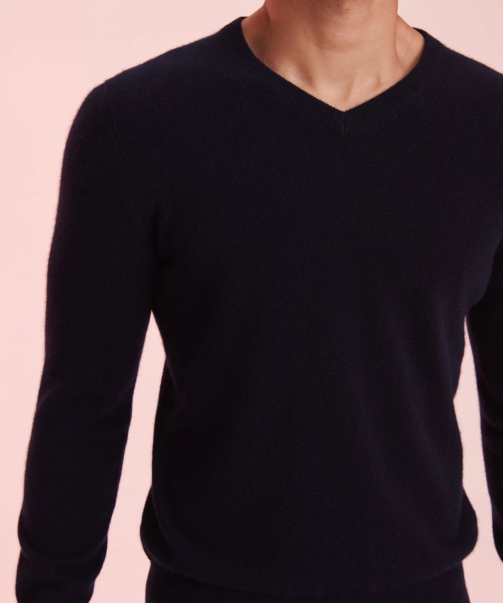 The Original Cashmere V-Neck Sweater Men's